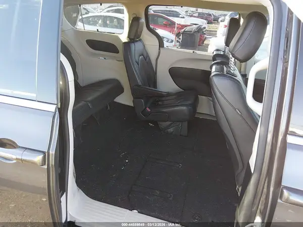 2C4RC1EG0HR844812 2017 CHRYSLER PACIFICA - Image 8