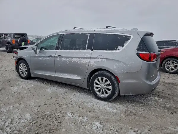 2C4RC1EG0JR108345 2018 CHRYSLER PACIFICA - Image 2