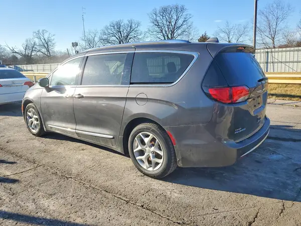 2C4RC1EG0JR121743 2018 CHRYSLER PACIFICA - Image 2