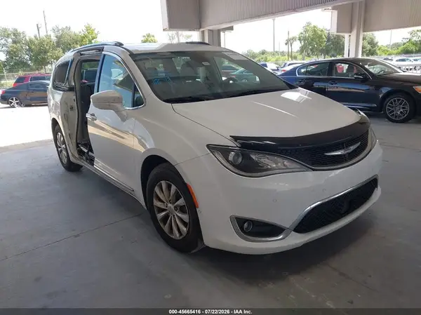 2C4RC1EG0JR131236 2018 CHRYSLER PACIFICA - Image 1