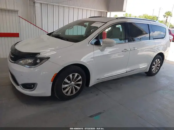 2C4RC1EG0JR131236 2018 CHRYSLER PACIFICA - Image 2