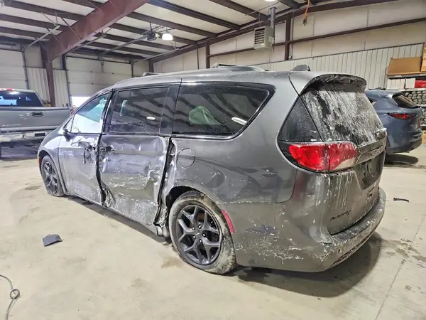 2C4RC1EG0JR157061 2018 CHRYSLER PACIFICA - Image 2