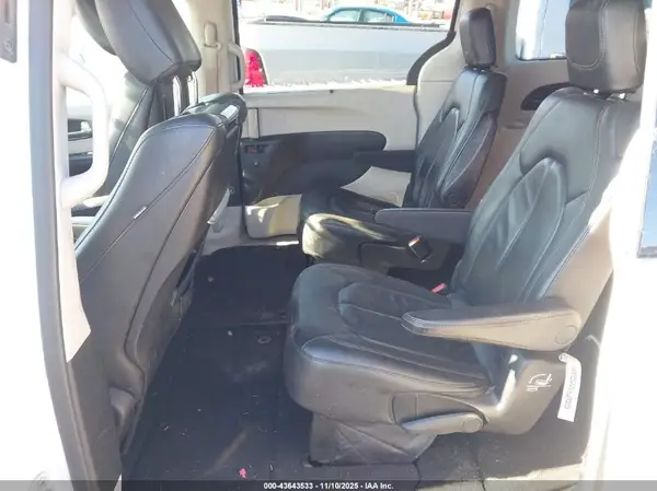 2C4RC1EG0JR228226 2018 CHRYSLER PACIFICA - Image 8