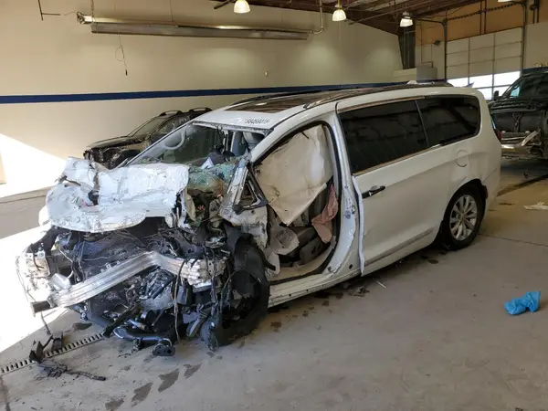 2C4RC1EG0JR230784 2018 CHRYSLER PACIFICA - Image 1