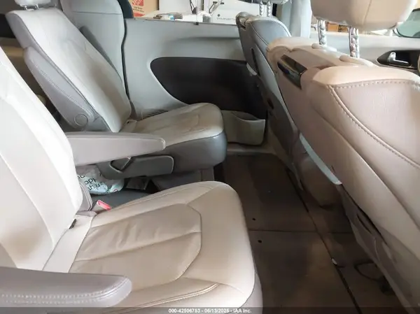 2C4RC1EG0JR261310 2018 CHRYSLER PACIFICA - Image 8