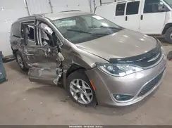 2C4RC1EG0JR270699 2018 CHRYSLER PACIFICA