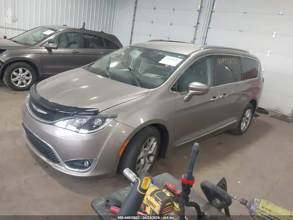 2C4RC1EG0JR270699 2018 CHRYSLER PACIFICA - Image 2