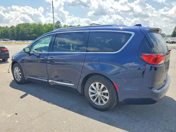 2C4RC1EG0JR293139 2018 CHRYSLER PACIFICA - Image 2