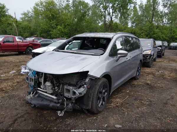 2C4RC1EG0JR306021 2018 CHRYSLER PACIFICA - Image 2