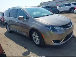 2C4RC1EG0JR321411 2018 CHRYSLER PACIFICA