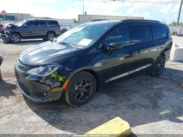 2C4RC1EG0JR322137 2018 CHRYSLER PACIFICA - Image 2