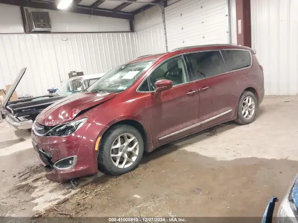 2C4RC1EG0JR330237 2018 CHRYSLER PACIFICA - Image 2