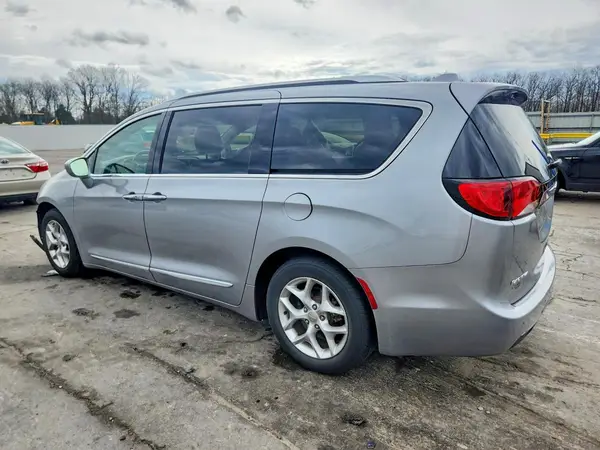 2C4RC1EG0JR330299 2018 CHRYSLER PACIFICA - Image 2