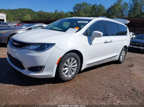 2C4RC1EG0JR351329 2018 CHRYSLER PACIFICA - Image 2