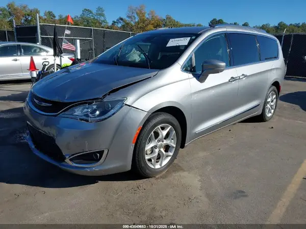 2C4RC1EG0KR628367 2019 CHRYSLER PACIFICA - Image 2