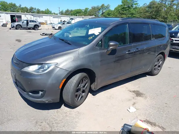 2C4RC1EG0KR629969 2019 CHRYSLER PACIFICA - Image 2