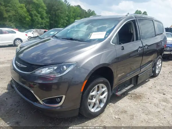 2C4RC1EG0KR652409 2019 CHRYSLER PACIFICA - Image 2
