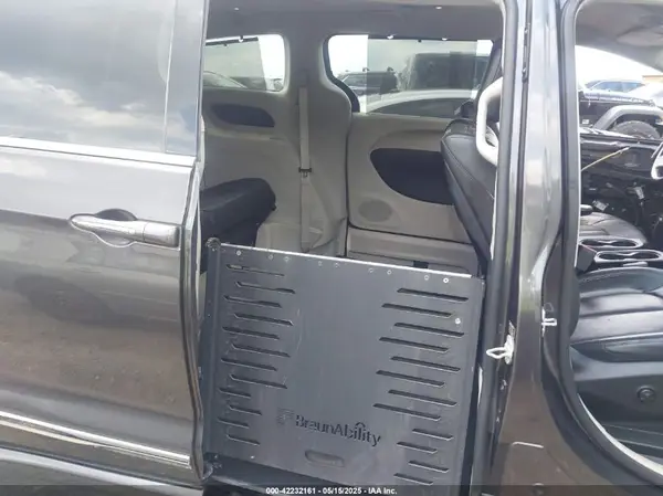 2C4RC1EG0KR652409 2019 CHRYSLER PACIFICA - Image 8