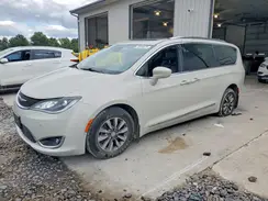 2C4RC1EG0KR746032 2019 CHRYSLER PACIFICA