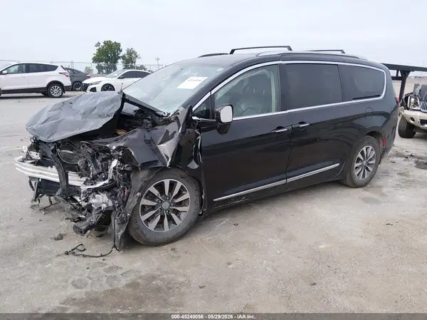 2C4RC1EG0LR126749 2020 CHRYSLER PACIFICA - Image 2