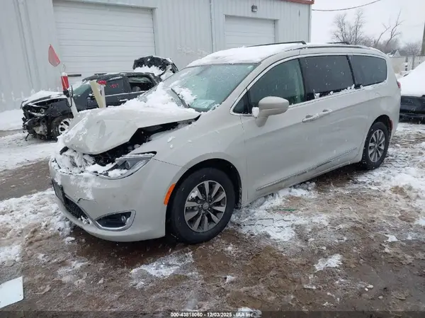 2C4RC1EG0LR258202 2020 CHRYSLER PACIFICA - Image 2