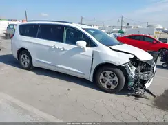 2C4RC1EG1HR512166 2017 CHRYSLER PACIFICA