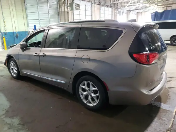 2C4RC1EG1HR536449 2017 CHRYSLER PACIFICA - Image 2