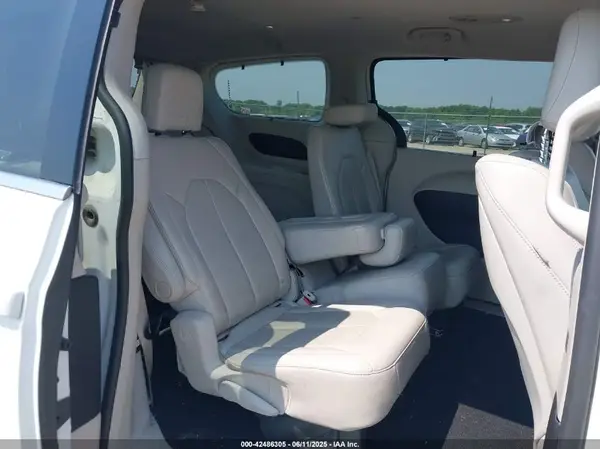 2C4RC1EG1HR536662 2017 CHRYSLER PACIFICA - Image 8