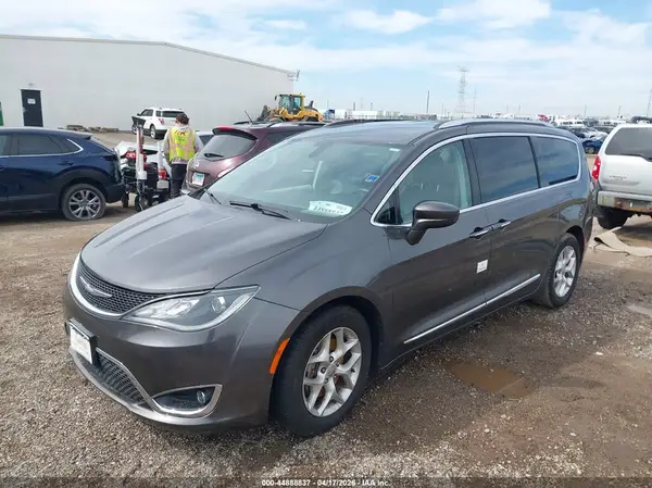 2C4RC1EG1HR541795 2017 CHRYSLER PACIFICA - Image 2