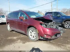 2C4RC1EG1HR542610 2017 CHRYSLER PACIFICA