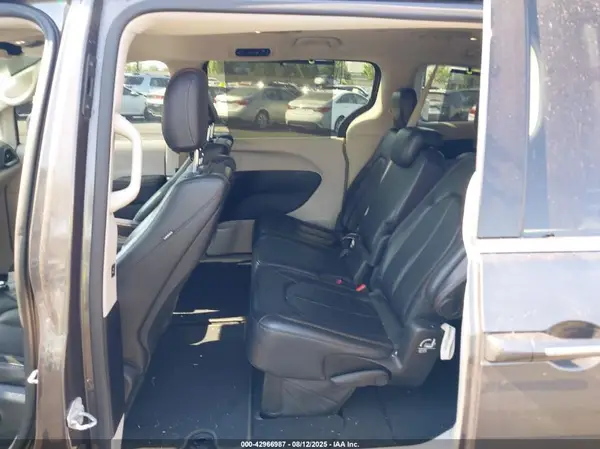2C4RC1EG1HR542638 2017 CHRYSLER PACIFICA - Image 8