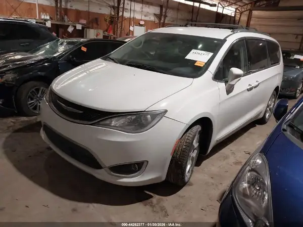 2C4RC1EG1HR542722 2017 CHRYSLER PACIFICA - Image 2