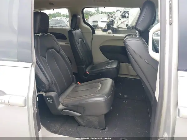 2C4RC1EG1HR543630 2017 CHRYSLER PACIFICA - Image 8
