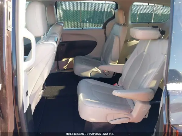 2C4RC1EG1HR560315 2017 CHRYSLER PACIFICA - Image 8