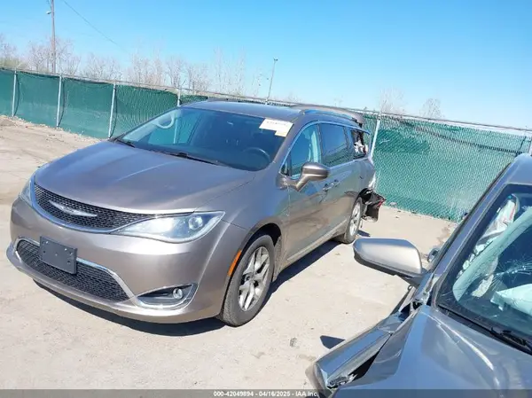 2C4RC1EG1HR566115 2017 CHRYSLER PACIFICA - Image 2