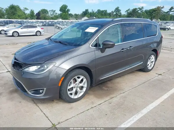 2C4RC1EG1HR577311 2017 CHRYSLER PACIFICA - Image 2