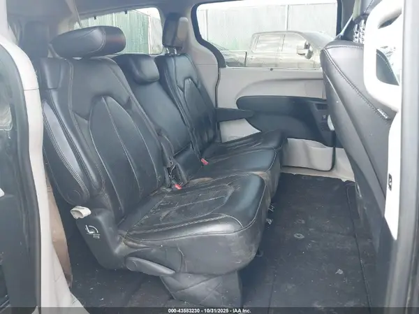 2C4RC1EG1HR577759 2017 CHRYSLER PACIFICA - Image 8