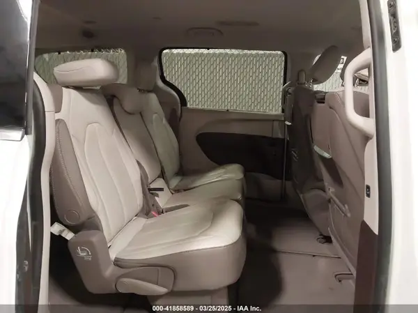 2C4RC1EG1HR585442 2017 CHRYSLER PACIFICA - Image 8
