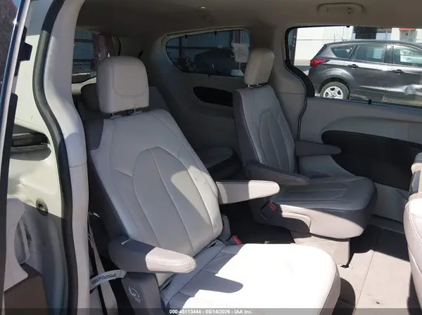 2C4RC1EG1HR622182 2017 CHRYSLER PACIFICA - Image 8