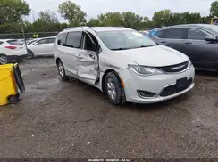 2C4RC1EG1HR635935 2017 CHRYSLER PACIFICA