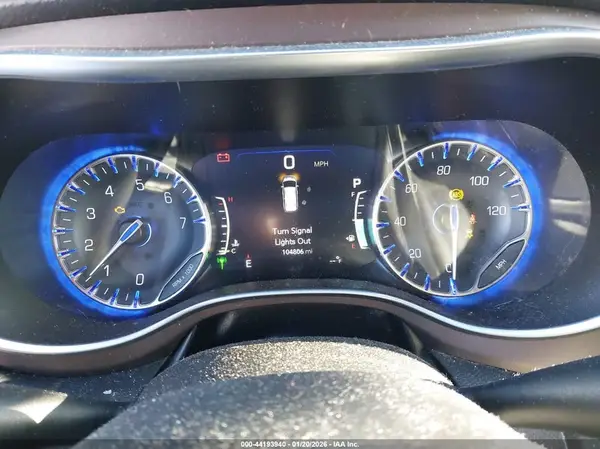 2C4RC1EG1HR647700 2017 CHRYSLER PACIFICA - Image 4