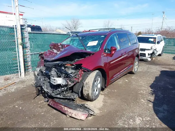 2C4RC1EG1HR669227 2017 CHRYSLER PACIFICA - Image 2