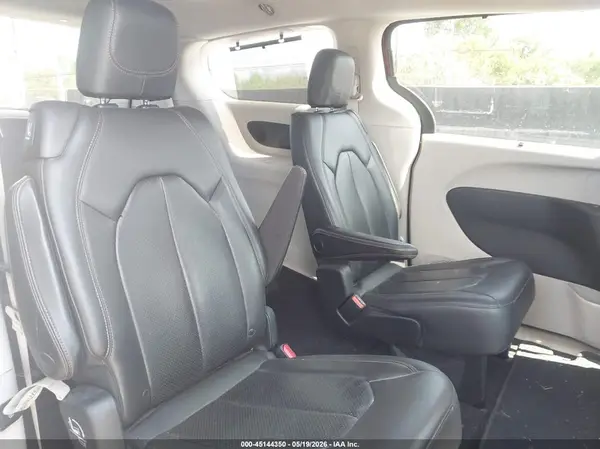 2C4RC1EG1HR684021 2017 CHRYSLER PACIFICA - Image 8