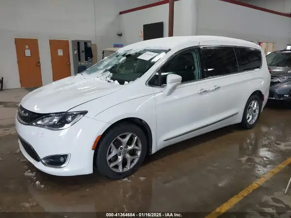 2C4RC1EG1HR729250 2017 CHRYSLER PACIFICA - Image 2