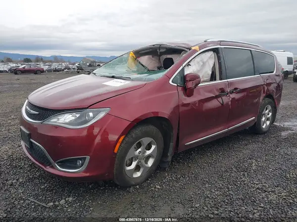 2C4RC1EG1HR736134 2017 CHRYSLER PACIFICA - Image 2