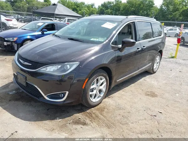 2C4RC1EG1HR743567 2017 CHRYSLER PACIFICA - Image 2
