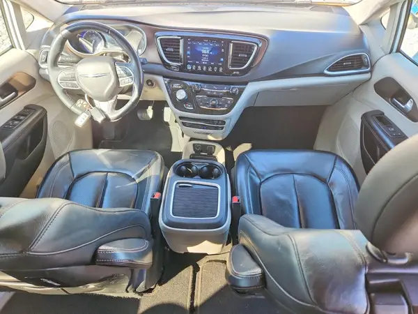 2C4RC1EG1HR764127 2017 CHRYSLER PACIFICA - Image 8