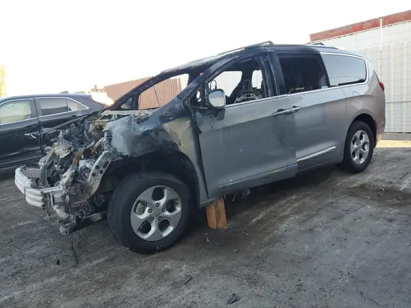 2C4RC1EG1HR764158 2017 CHRYSLER PACIFICA - Image 1