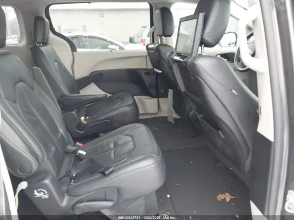 2C4RC1EG1HR771658 2017 CHRYSLER PACIFICA - Image 8