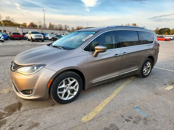 2C4RC1EG1HR832197 2017 CHRYSLER PACIFICA - Image 1